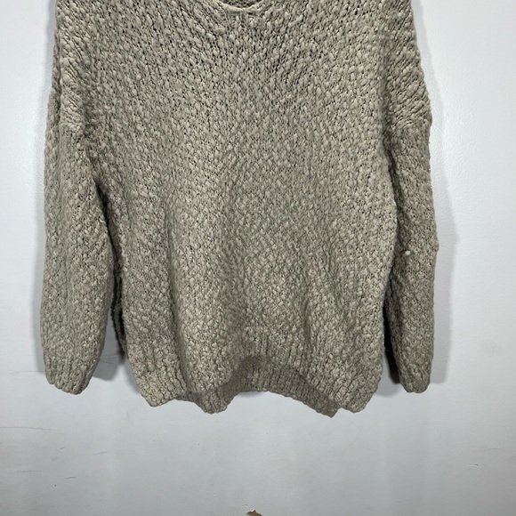 Altar’d State Women’s Grey Popcorn Knit Lovely Lash V Neck Sweater - Picture 5 of 12